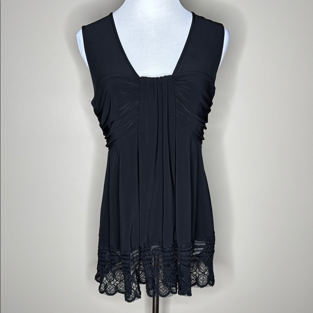 Grace Elements sleeveless black blouse front tie lace trim size medium.